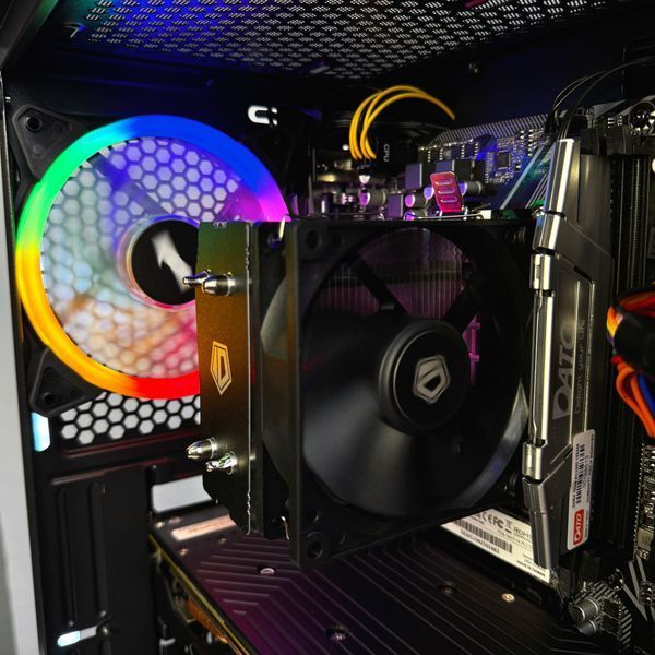 Intel Core i5-12400F (2.5 - 4.4 ГГц) AMD Radeon RX 5700 XT 8GB GDDR6 DDR4 3200 32GB SSD 2.5" 1TB 700 Вт aq2ti608xkyys803 фото