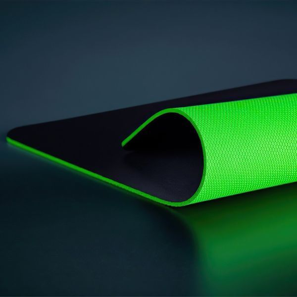 Коврик RAZER Gigantus V2 Medium (RZ02-03330200-R3M1) 64818 фото